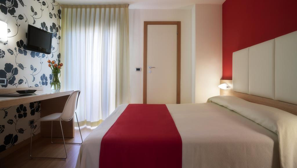 Acasamia Welchome Hotel リミニ エクステリア 写真